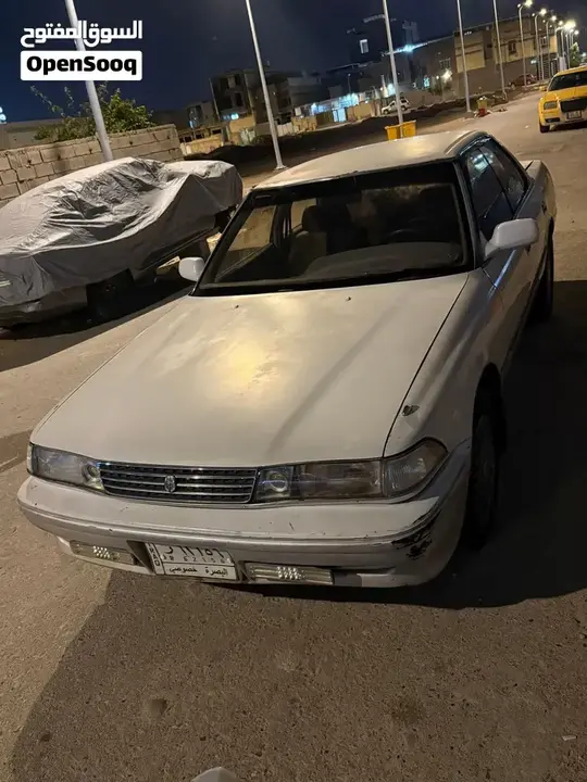 Toyota Crown 1991 photo 2