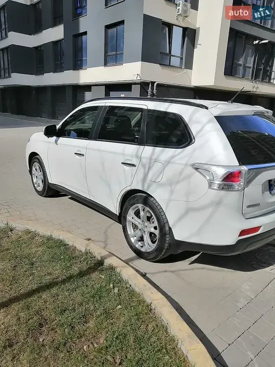 Mitsubishi Outlander 2013 photo 5