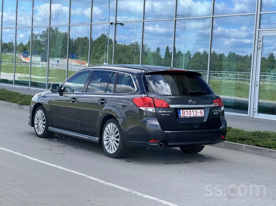Subaru Legacy 2010 photo 4