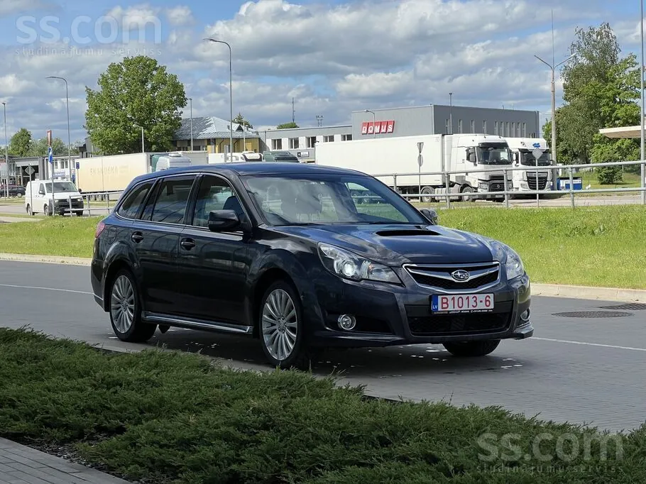 Subaru Legacy 2010 photo 3