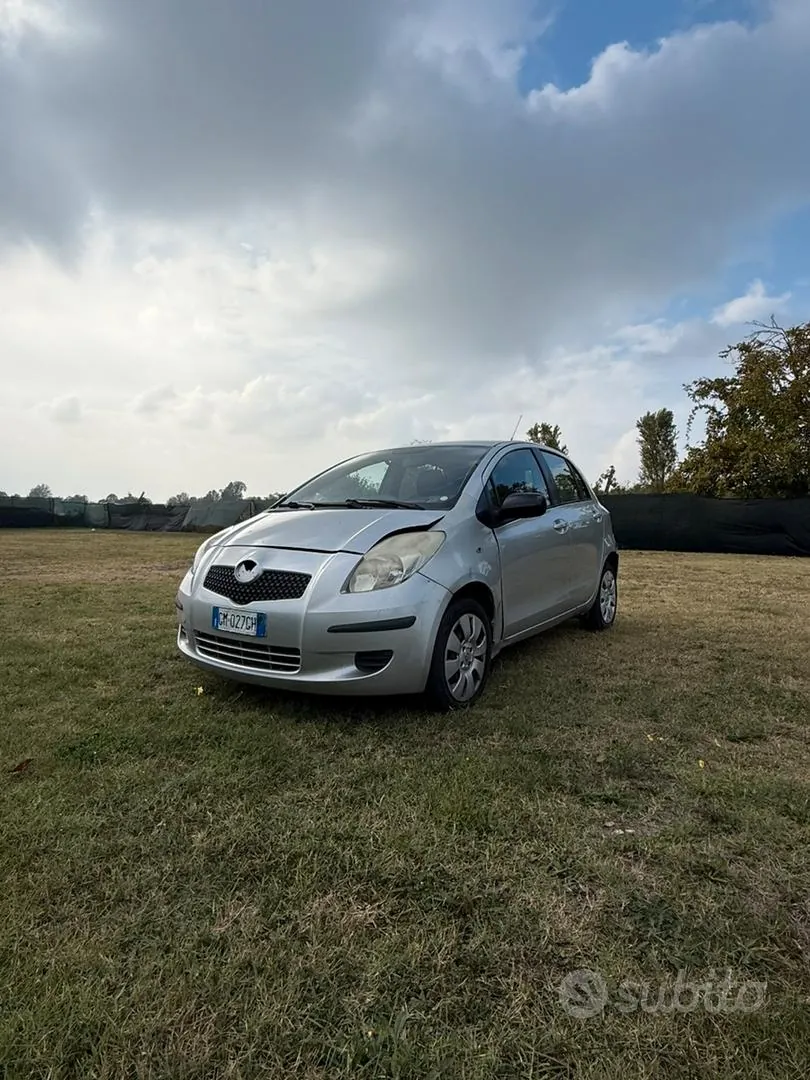 Toyota Yaris 2009 photo 3