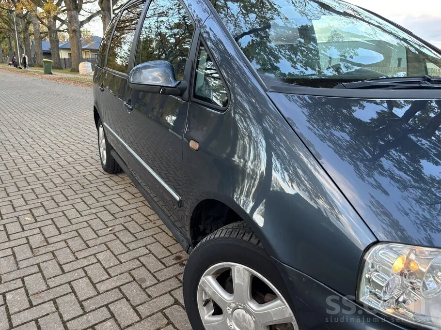 Volkswagen Sharan 2005 photo 2