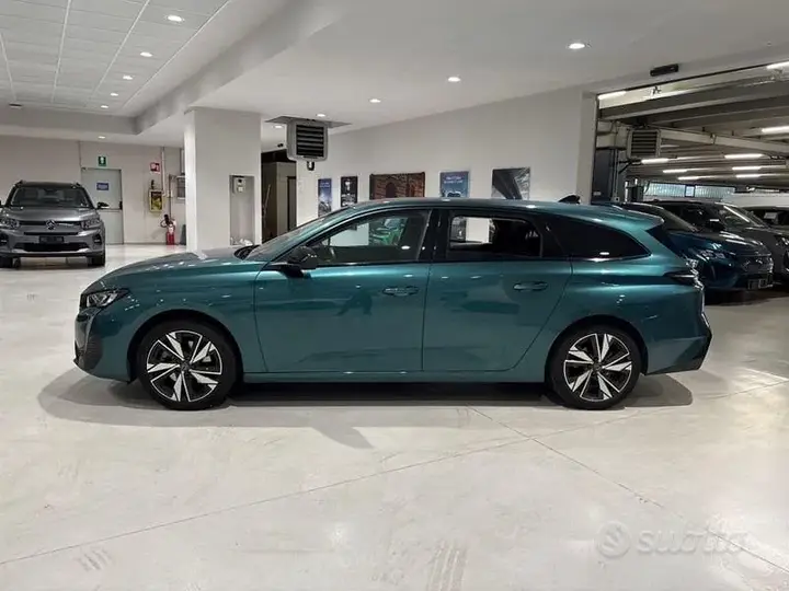Peugeot 308 2023 photo 2