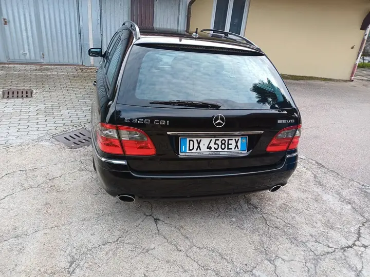 Mercedes-Benz E 320 2009 photo 3