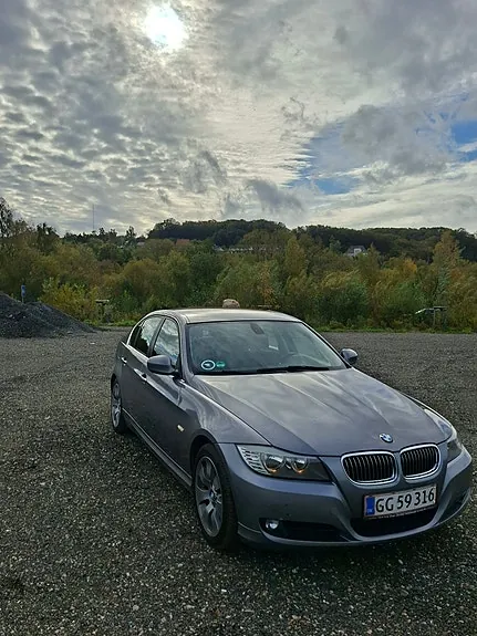 BMW 3 Series 2010 photo 3