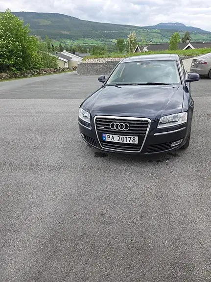 Audi A8 2009 photo 2