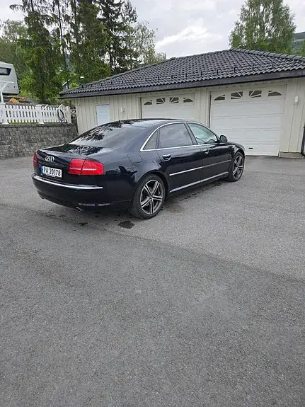 Audi A8 2009 photo 3