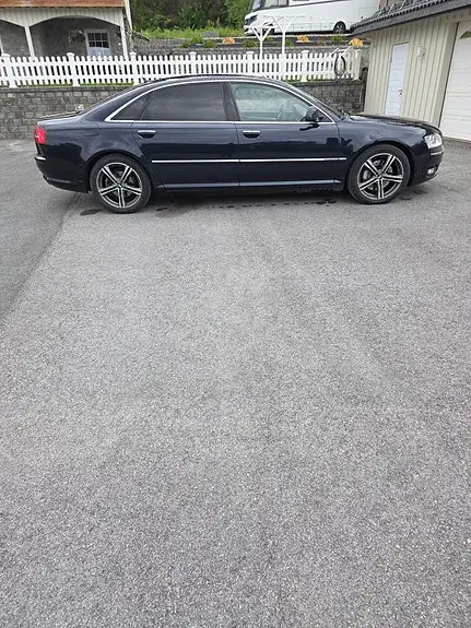Audi A8 2009 photo 4