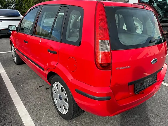 Ford Fusion 2004 photo 4