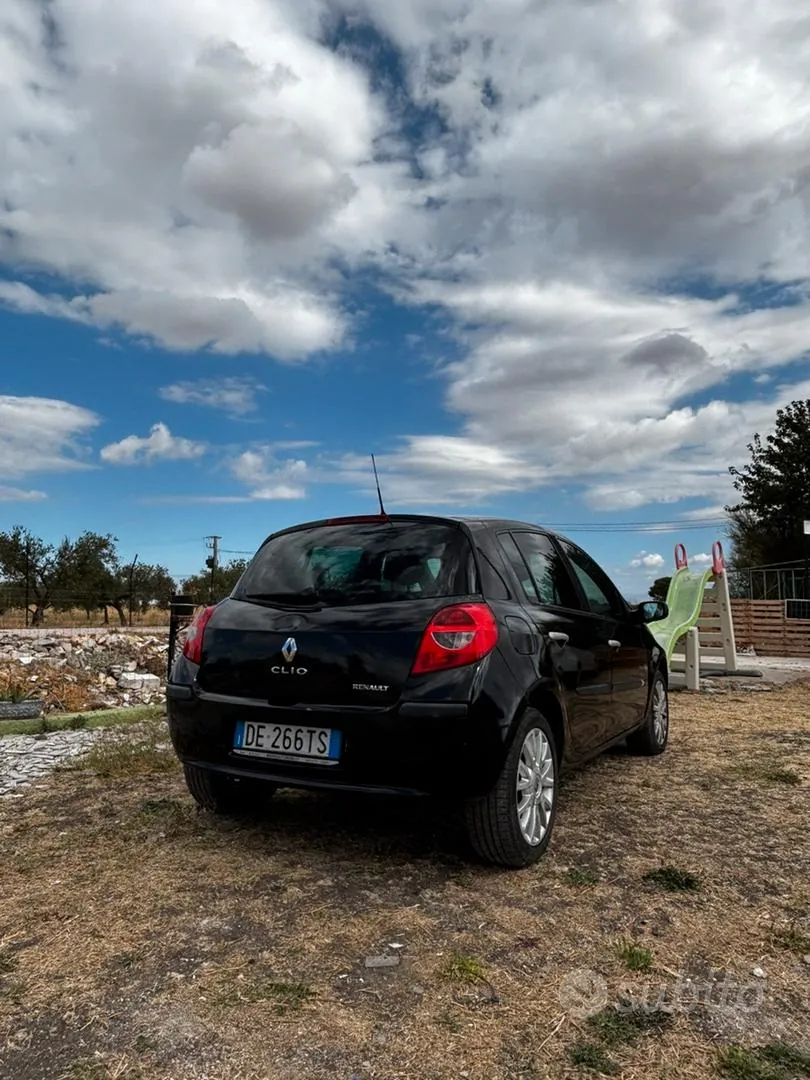 Renault Clio 2007 photo 3