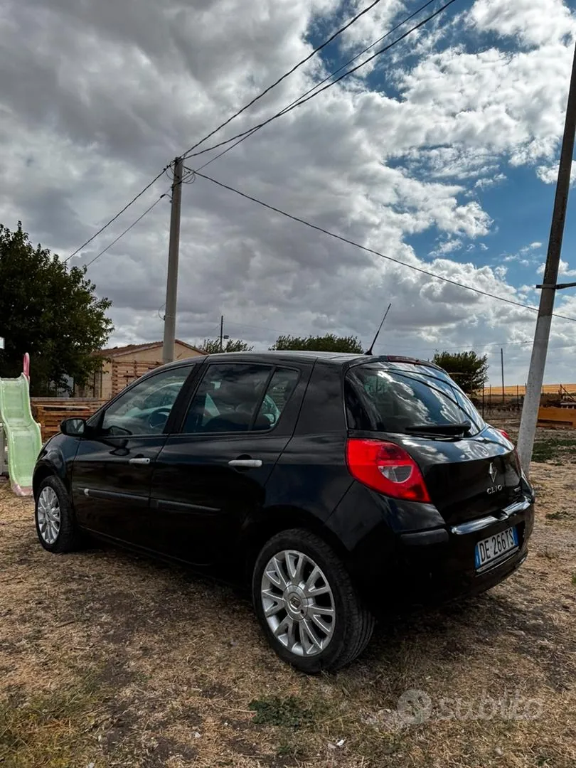 Renault Clio 2007 photo 4