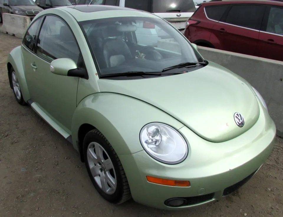 Volkswagen New Beetle 2007 photo 3