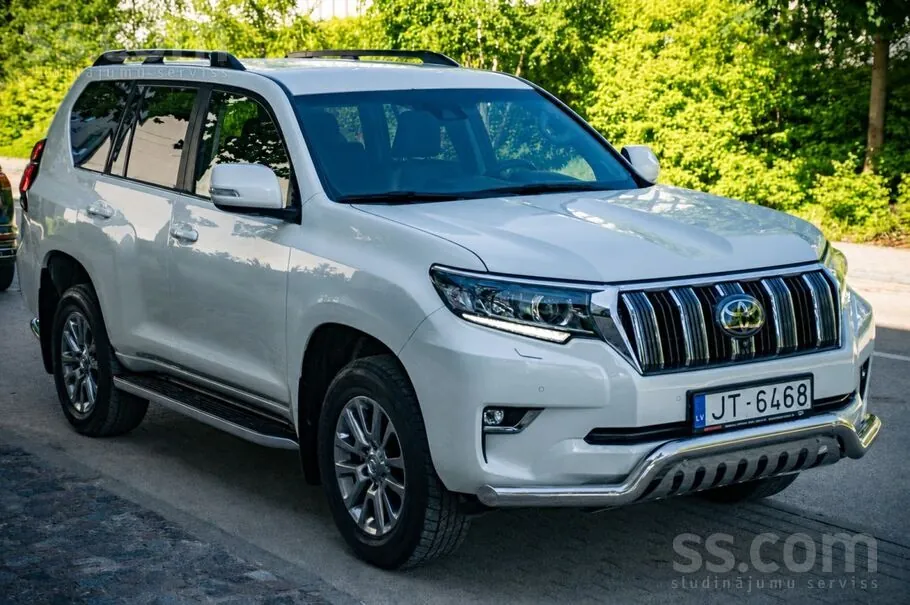 Toyota Land Cruiser 2018 photo 3