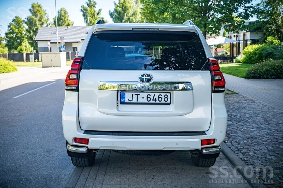 Toyota Land Cruiser 2018 photo 5