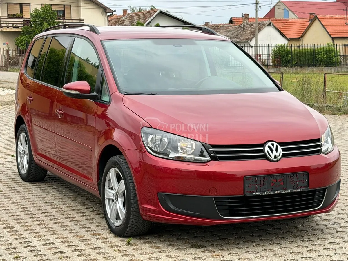Volkswagen Touran 2012 photo 4