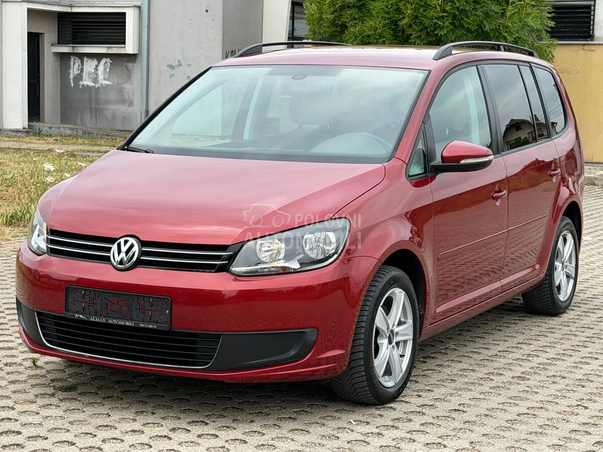 Volkswagen Touran 2012 photo 2