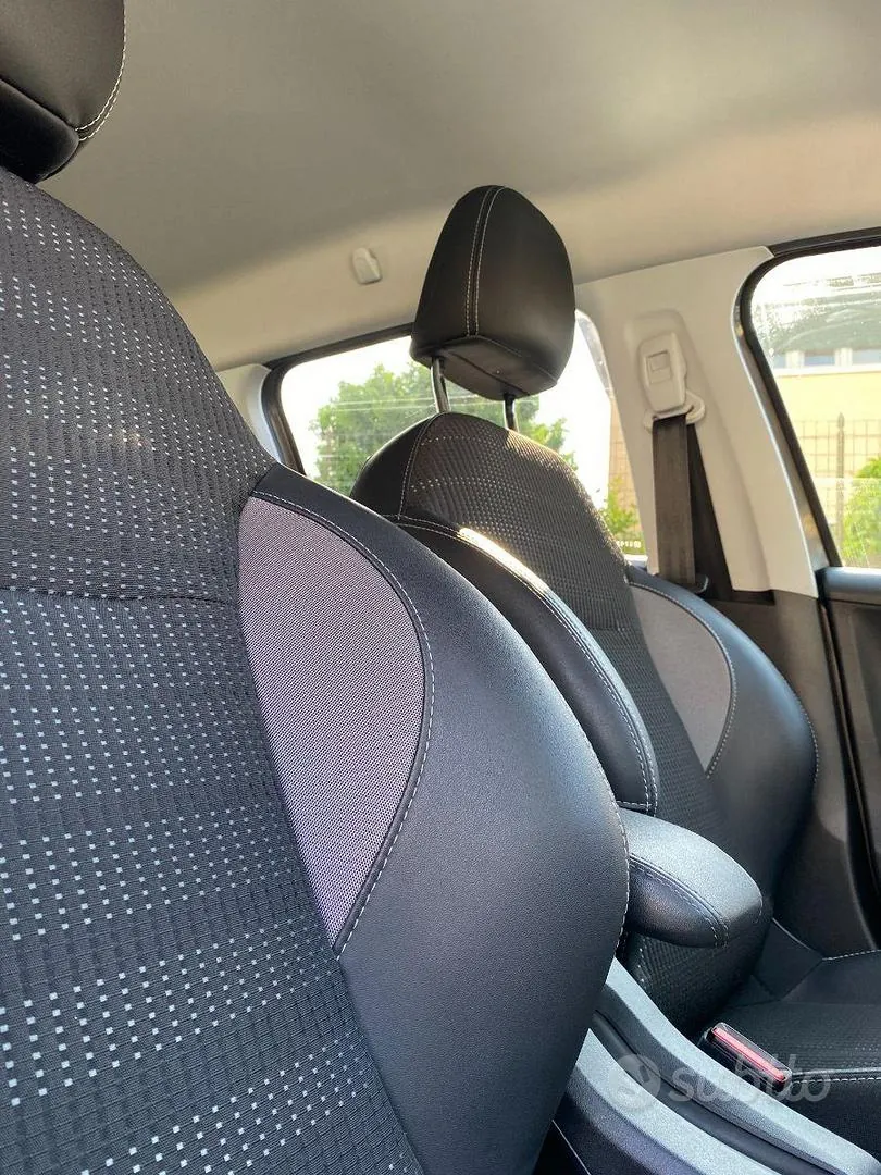 Peugeot 2008 2019 photo 2