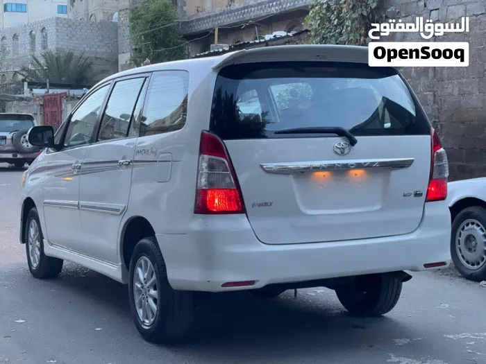 Toyota Innova 2013 photo 3