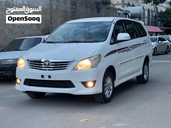 Toyota Innova 2013 photo 2