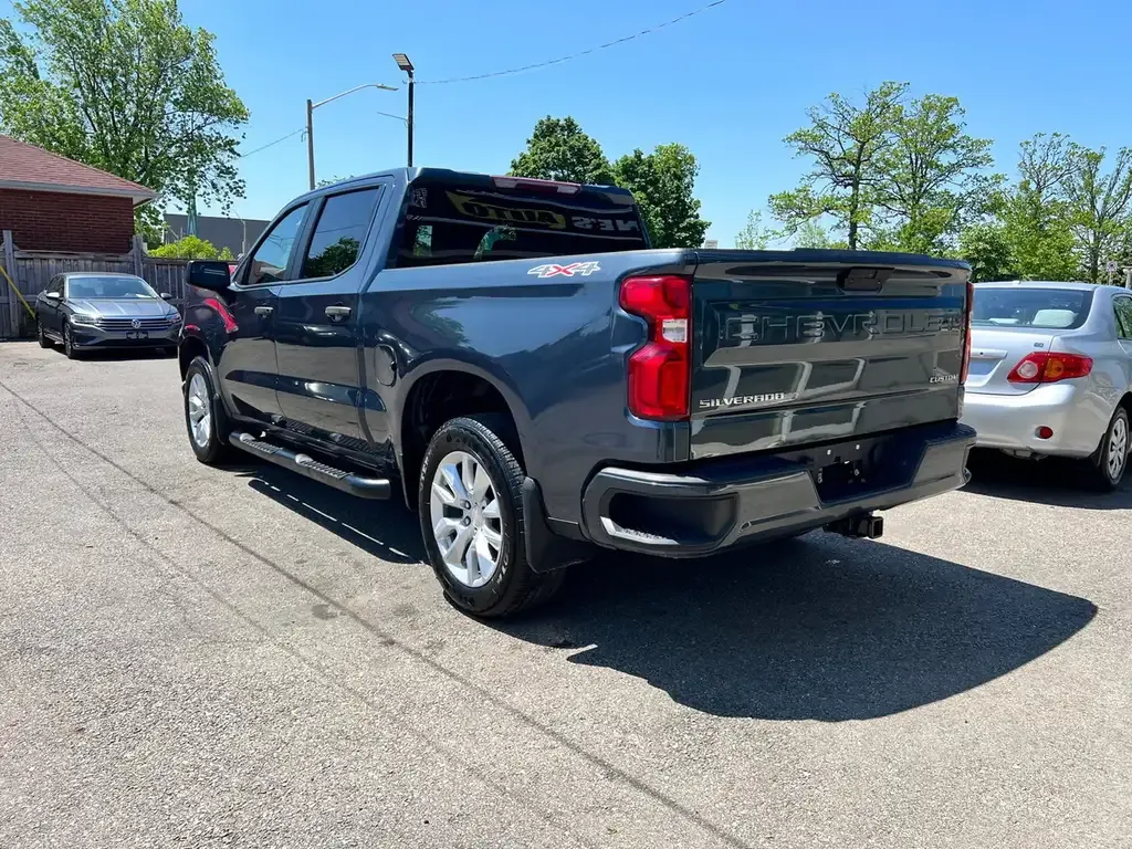 Chevrolet Silverado 1500 2021 photo 3