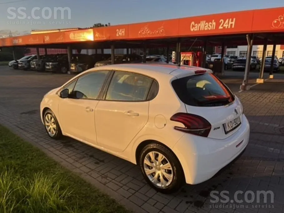 Peugeot 208 2017 photo 4