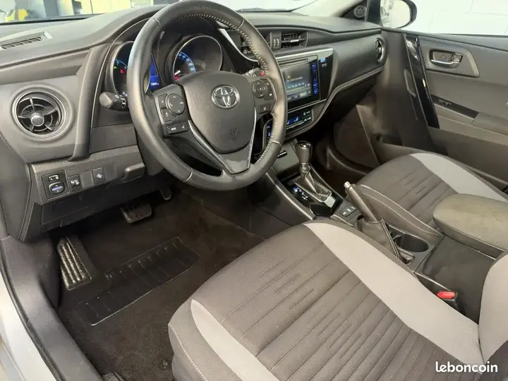 Toyota Auris 2017 photo 3