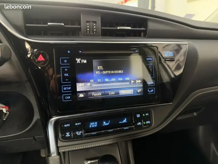 Toyota Auris 2017 photo 4