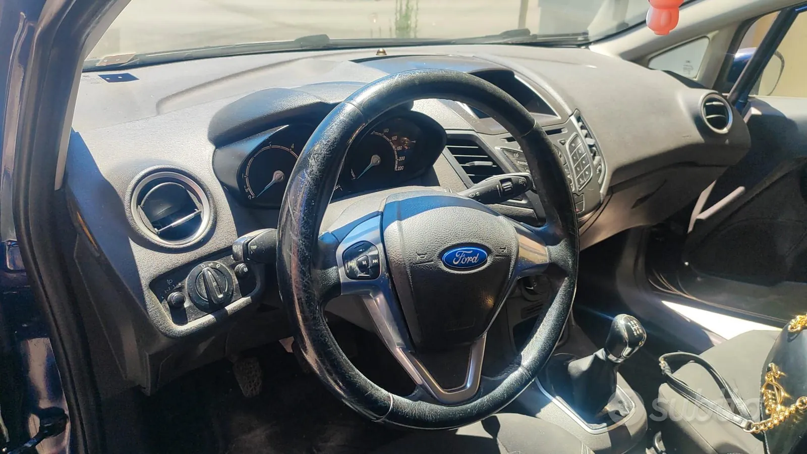 Ford Fiesta 2012 photo 2