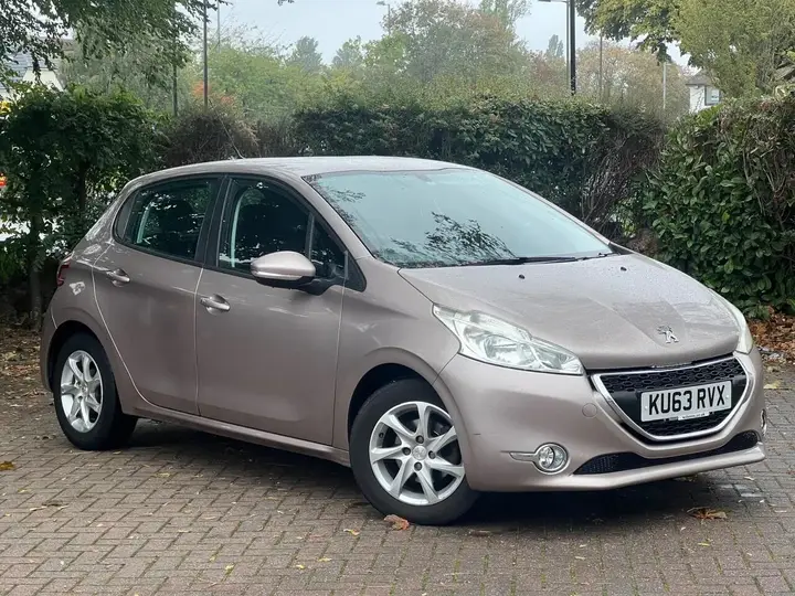 Peugeot 208