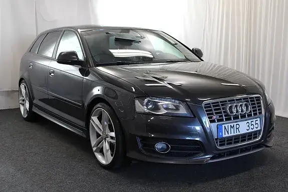 Audi S3 2010 photo 2