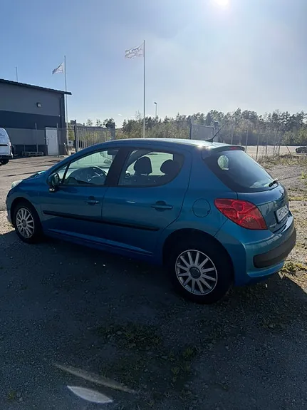 Peugeot 207 2008 photo 2