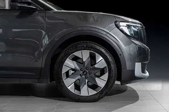 Ford Explorer 2026 photo 4