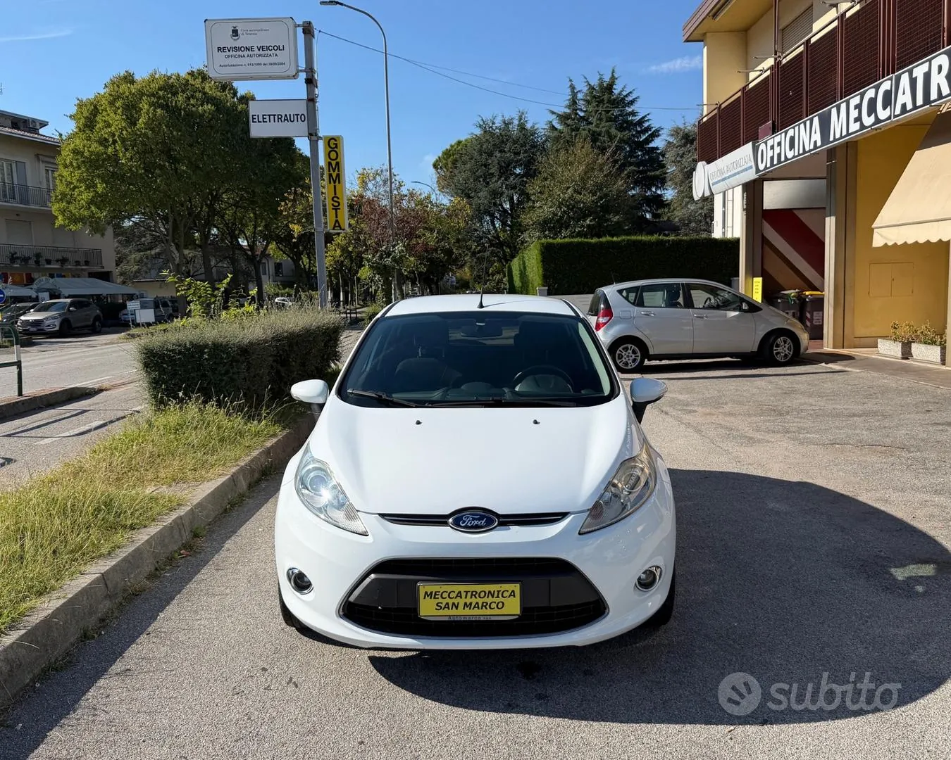 Ford Fiesta 2012 photo 2