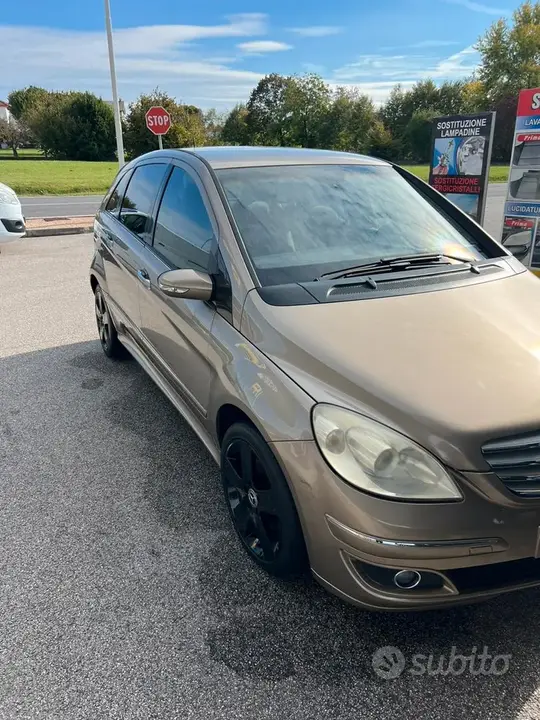 Mercedes-Benz B-Class 2008 photo 2