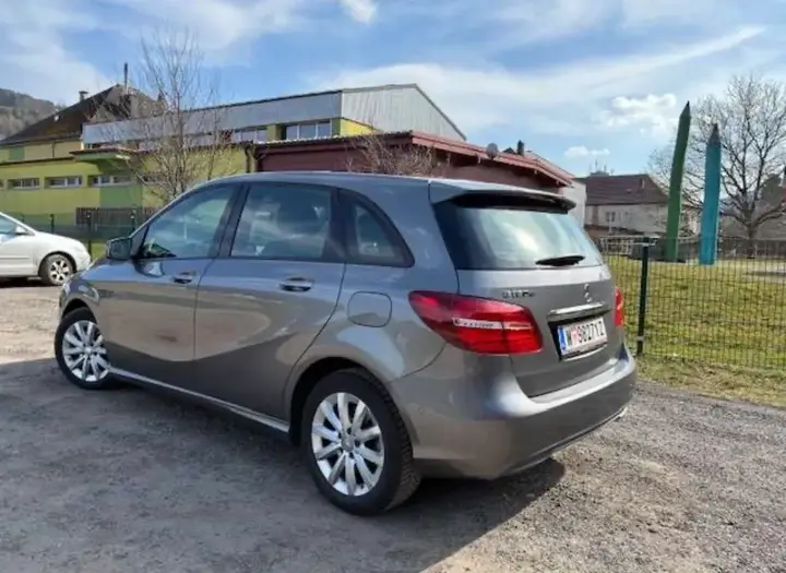 Mercedes-Benz B-Class 2016 photo 3