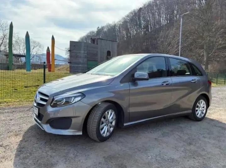 Mercedes-Benz B-Class 2016 photo 2