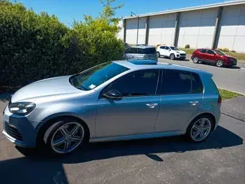 Volkswagen Golf 2010 photo 4