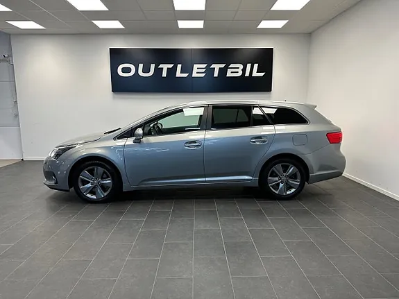 Toyota Avensis 2015 photo 2