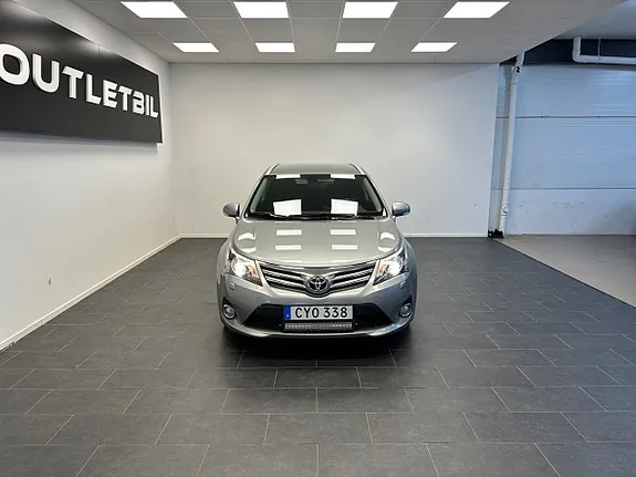 Toyota Avensis 2015 photo 5