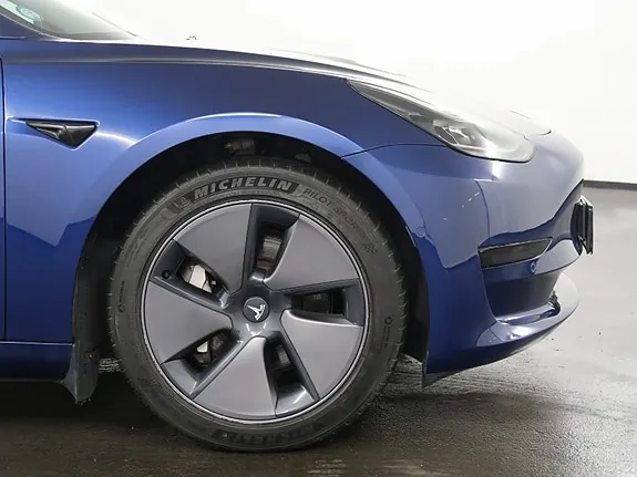 Tesla Model 3 2021 photo 2