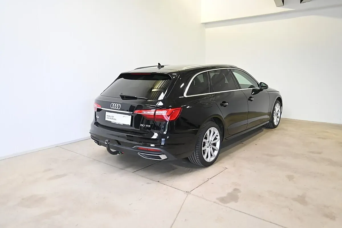 Audi A4 2019 photo 2