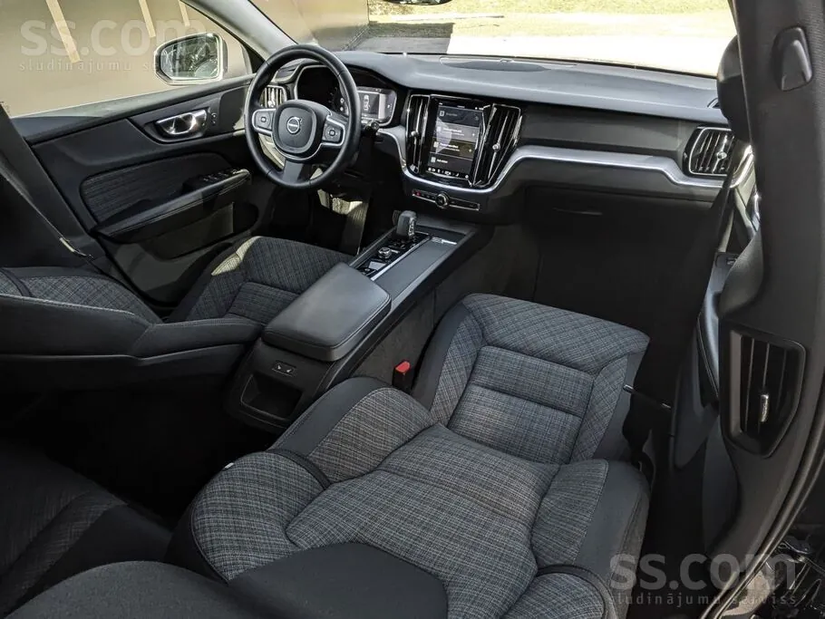 Volvo V60 2022 photo 5