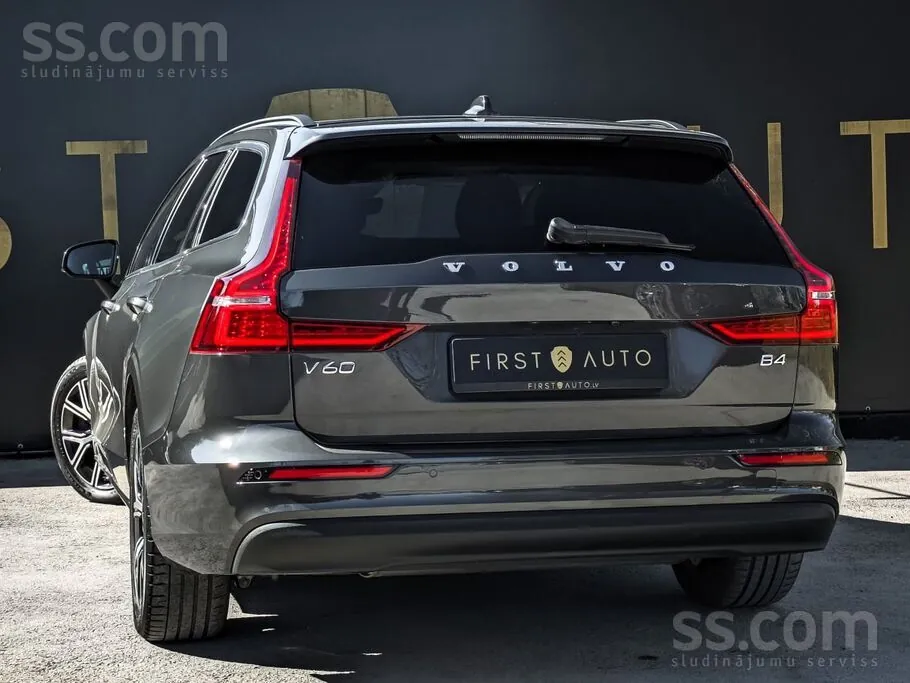 Volvo V60 2022 photo 3