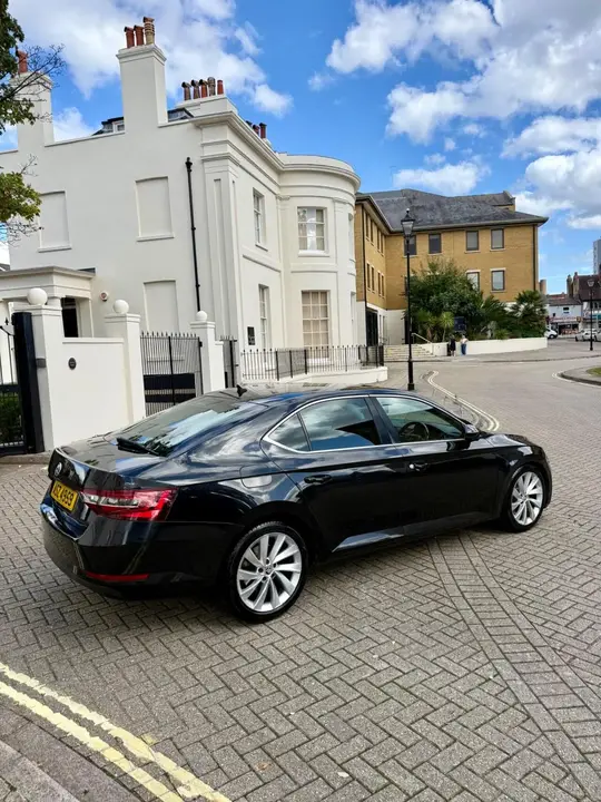 Skoda Superb 2017 photo 4