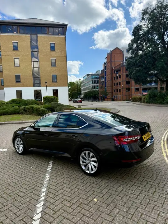 Skoda Superb 2017 photo 2