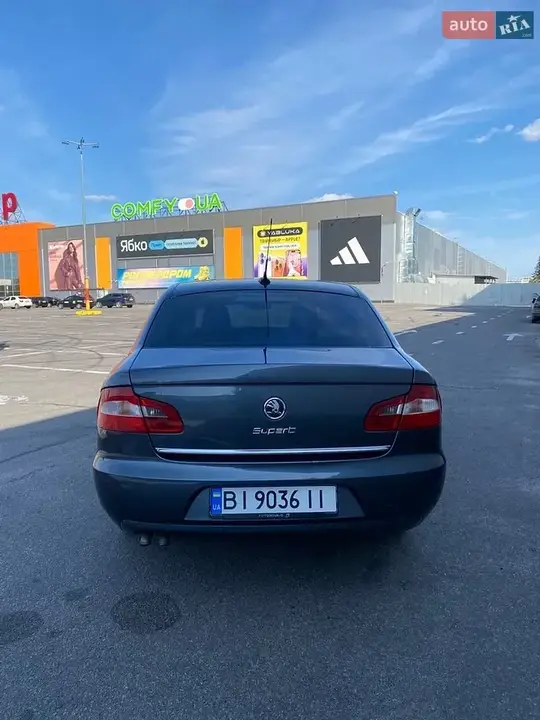 Skoda Superb 2009 photo 5