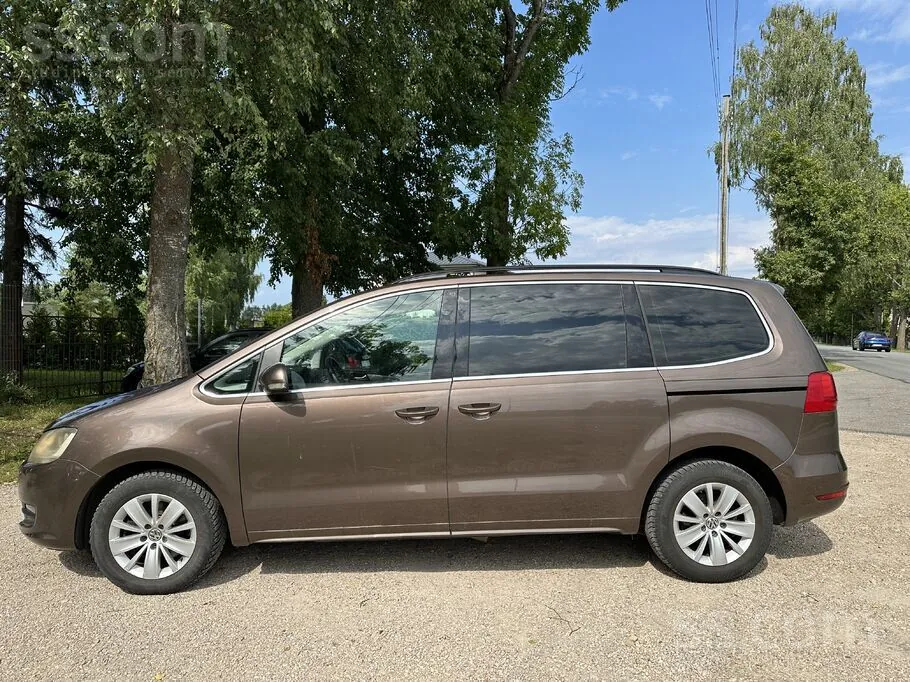 Volkswagen Sharan 2011 photo 2