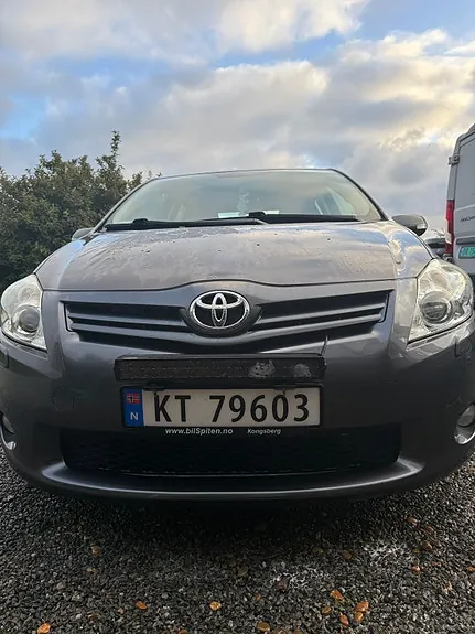 Toyota Auris 2010 photo 3