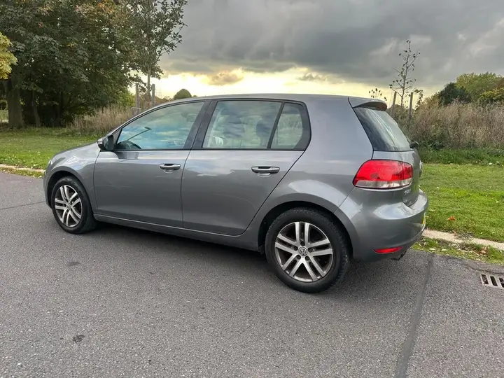 Volkswagen Golf 2009 photo 3