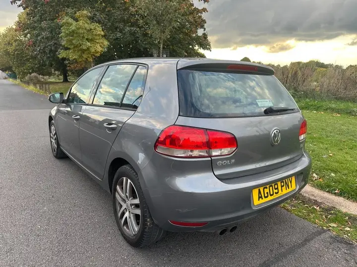 Volkswagen Golf 2009 photo 2